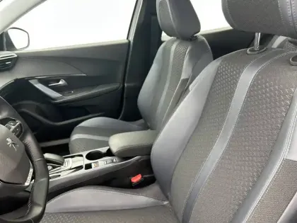 Photo 10 Peugeot 2008  Electrique 136 ch