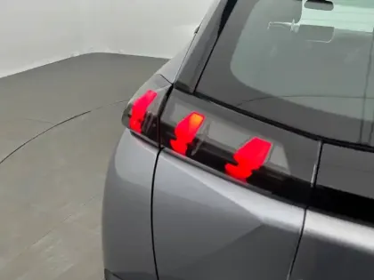 Photo 16 Peugeot 2008  Electrique 136 ch