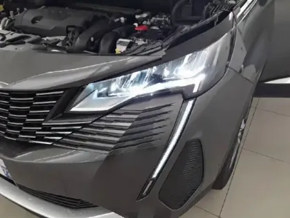 Photo 13 Peugeot 3008  Hybrid 225 e-EAT8