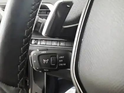 Photo 17 Peugeot 3008  Hybrid 225 e-EAT8