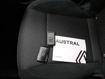 Photo 41 Renault Austral  E-Tech full hybrid 200 GSR2