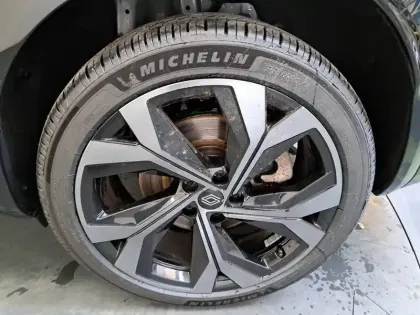 Photo 18 Renault Austral  E-Tech full hybrid 200 GSR2