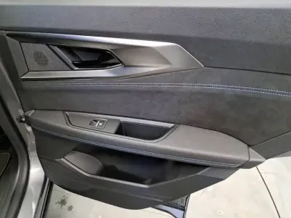 Photo 24 Renault Austral  E-Tech full hybrid 200 GSR2