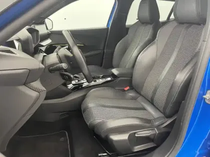 Photo 41 Peugeot 2008  Electrique 136 ch