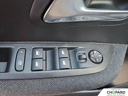 Photo 23 Peugeot 208  Electrique 50 kWh 136ch