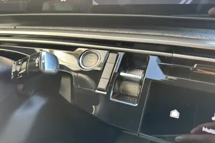 Photo 19 Peugeot 3008  Hybrid 145 e-DCS6