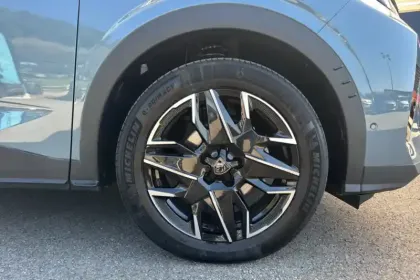 Photo 13 Peugeot 3008  Hybrid 145 e-DCS6