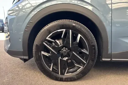 Photo 12 Peugeot 3008  Hybrid 145 e-DCS6