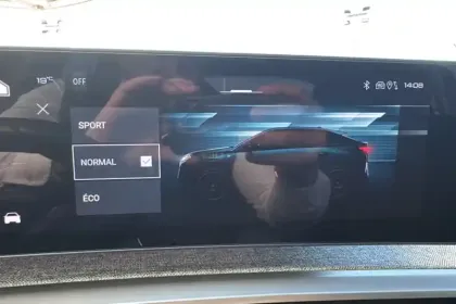 Photo 33 Peugeot 3008  Hybrid 145 e-DCS6