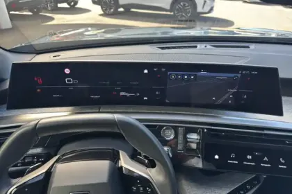 Photo 17 Peugeot 3008  Hybrid 145 e-DCS6