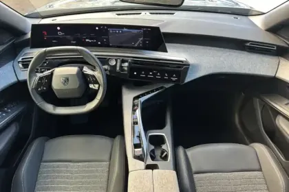 Photo 15 Peugeot 3008  Hybrid 145 e-DCS6