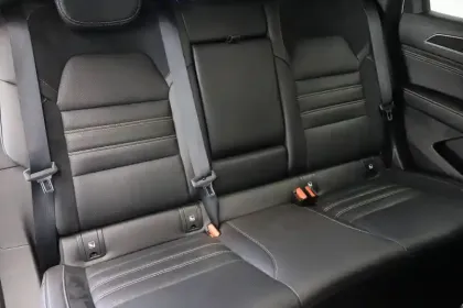 Photo 16 Renault Arkana  E-Tech hybride 145 - 22