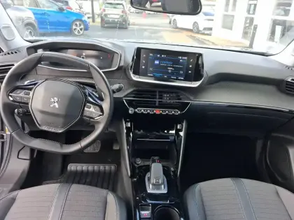 Photo 10 Peugeot 2008  PureTech 130 S&S EAT8