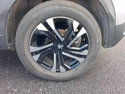 Photo 18 Peugeot 2008  PureTech 130 S&S EAT8