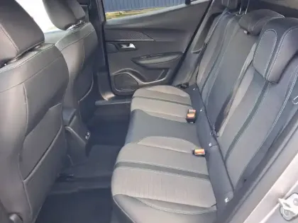 Photo 9 Peugeot 2008  PureTech 130 S&S EAT8