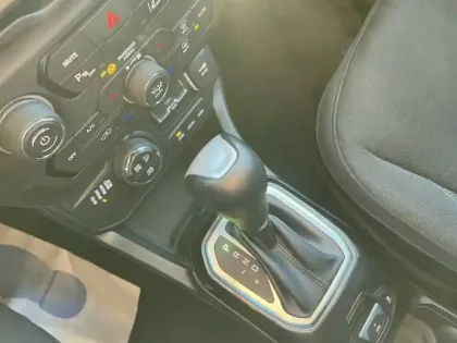 Photo 19 Jeep Renegade  1.3 Turbo T4 190 ch PHEV BVA6 4xe eAWD