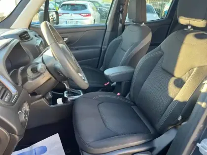 Photo 10 Jeep Renegade  1.3 Turbo T4 190 ch PHEV BVA6 4xe eAWD