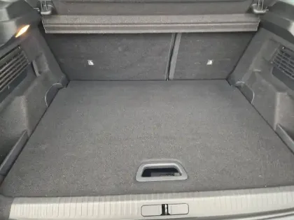 Photo 20 Citroën C4 e- 136 ch Automatique