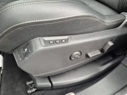 Photo 40 Peugeot 3008 Gén. II Ph2 GT Pack 5