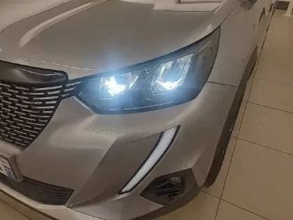 Photo 15 Peugeot 2008  BlueHDi 110 S&S BVM6