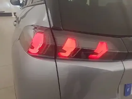 Photo 16 Peugeot 2008  BlueHDi 110 S&S BVM6