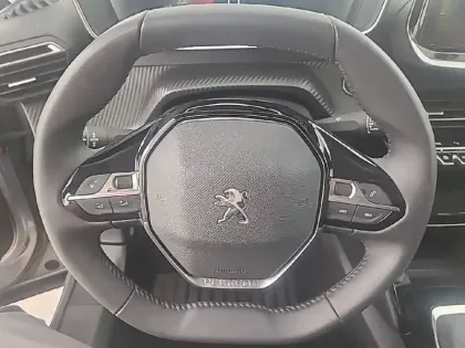 Photo 8 Peugeot 2008  BlueHDi 110 S&S BVM6