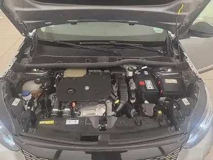 Photo 23 Peugeot 2008  BlueHDi 110 S&S BVM6