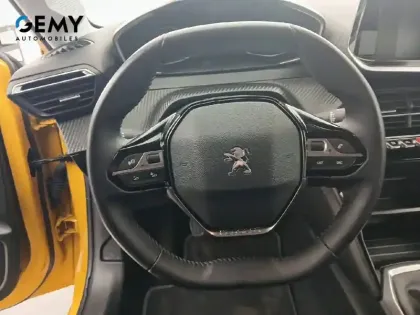 Photo 12 Peugeot 208  PureTech 100 S&S BVM6