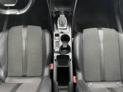 Photo 29 Peugeot 2008  PureTech 130 S&S EAT8