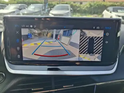 Photo 11 Peugeot 2008  Hybrid 136 e-DCS6