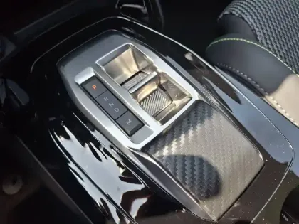 Photo 10 Peugeot 2008  Hybrid 136 e-DCS6