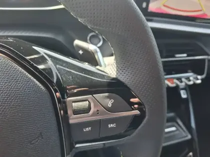 Photo 12 Peugeot 2008  Hybrid 136 e-DCS6