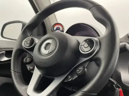 Photo 64 Smart Fortwo  Coupé 82 ch