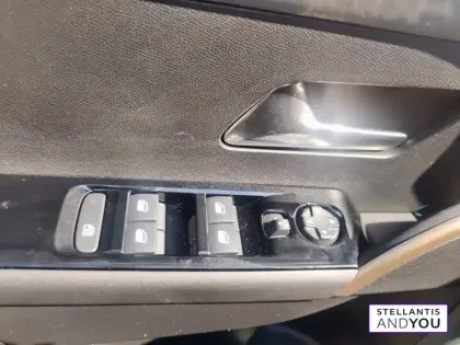 Photo 70 Lancia Ypsilon  Elettrica 156ch