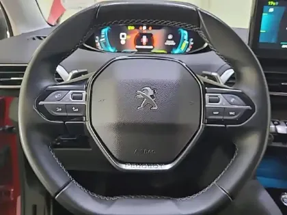 Photo 8 Peugeot 3008  Hybrid 225 e-EAT8