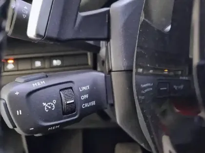 Photo 27 Peugeot 3008  Hybrid 225 e-EAT8