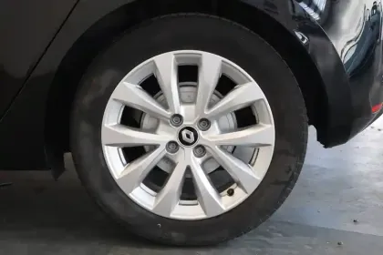 Photo 6 Renault Clio  E-Tech full hybrid 145