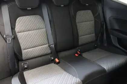 Photo 19 Renault Clio  E-Tech full hybrid 145