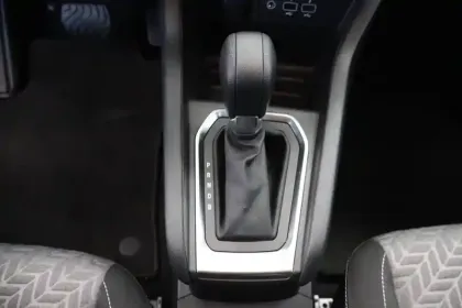 Photo 9 Renault Clio  E-Tech full hybrid 145