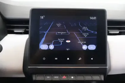 Photo 23 Renault Clio  E-Tech full hybrid 145