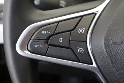 Photo 34 Renault Clio  E-Tech full hybrid 145