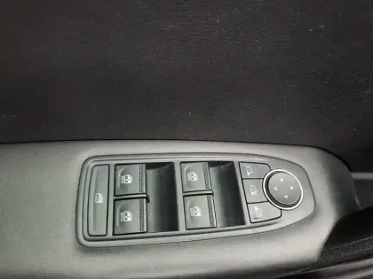 Photo 47 Renault Captur  Blue dCi 95