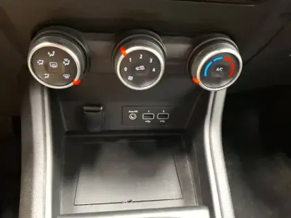 Photo 56 Renault Captur  Blue dCi 95