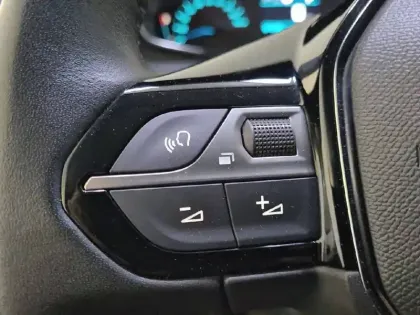 Photo 73 Peugeot 208  Electrique 50 kWh 136ch