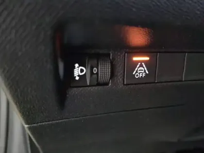 Photo 75 Peugeot 208  Electrique 50 kWh 136ch