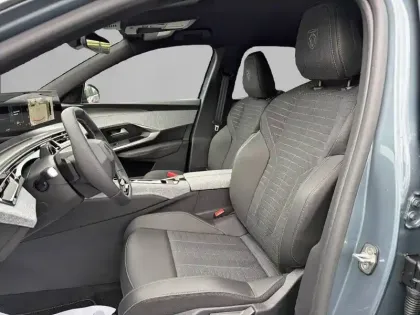 Photo 16 Peugeot 5008  Hybrid 145 e-DCS6