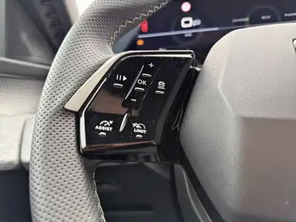 Photo 53 Peugeot 5008  Hybrid 145 e-DCS6