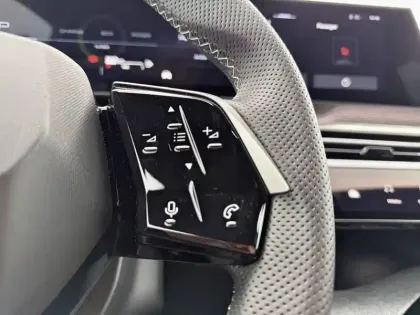 Photo 54 Peugeot 5008  Hybrid 145 e-DCS6