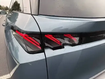 Photo 22 Peugeot 5008  Hybrid 145 e-DCS6