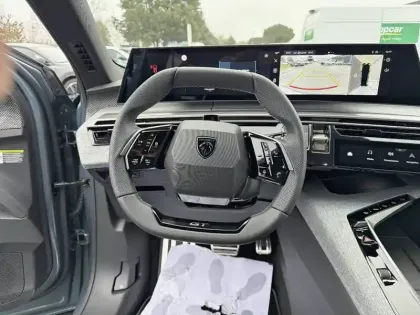 Photo 37 Peugeot 5008  Hybrid 145 e-DCS6